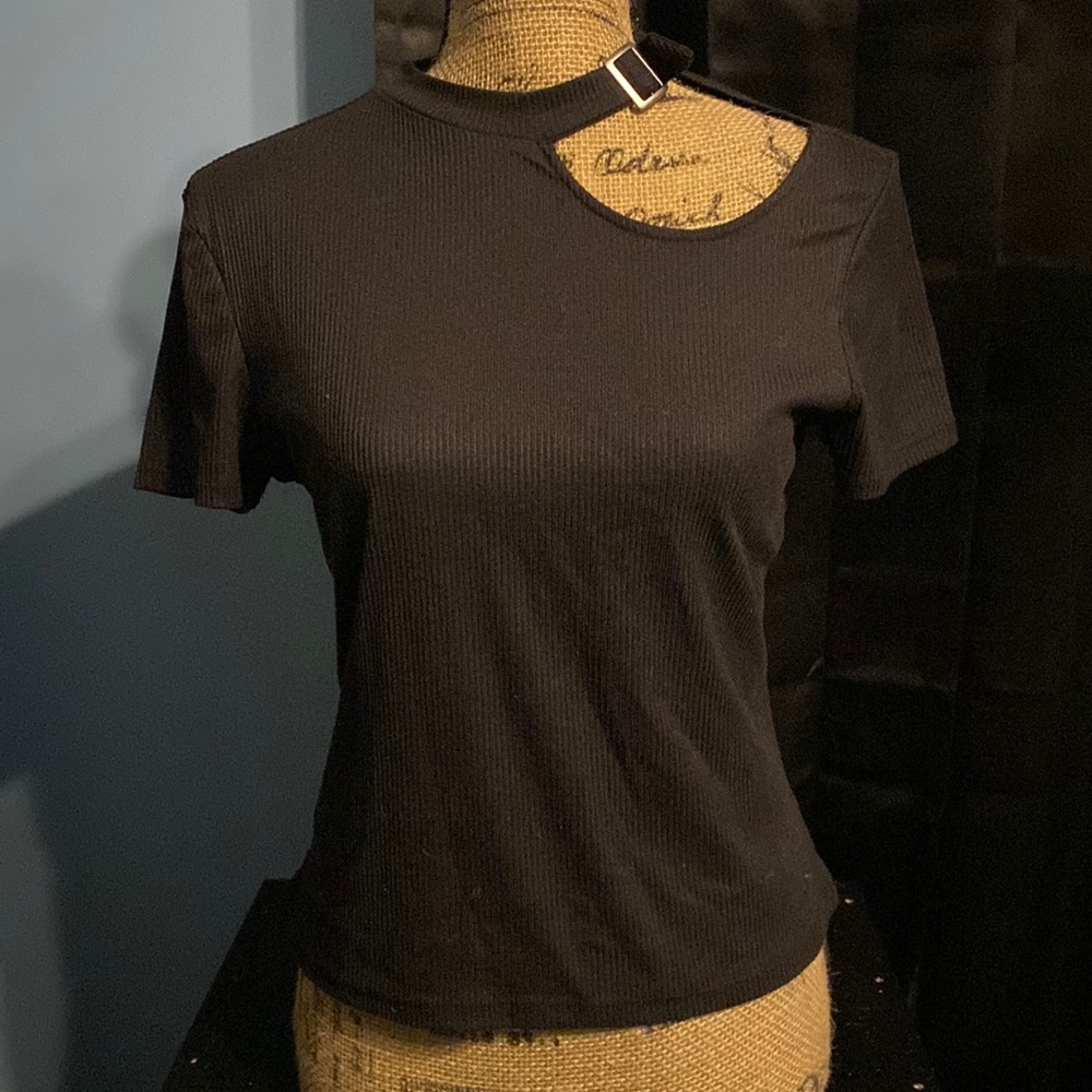 Black crop top
